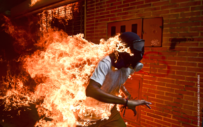 Venezuelan photographer Ronaldo Schemidt wins World Press Photo of the Year Award